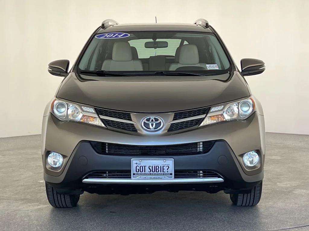 Used 2014 Brown Toyota XLE image 11