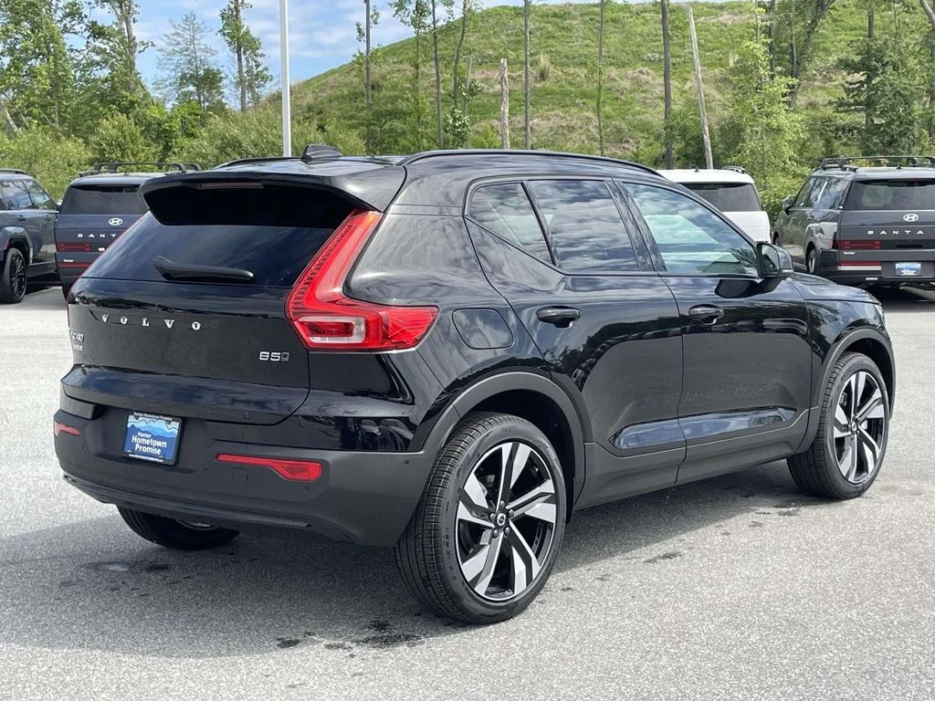 New 2026 Onyx Black Volvo Plus image 29