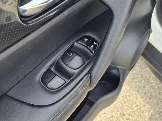 Used 2019  Nissan SL image 17