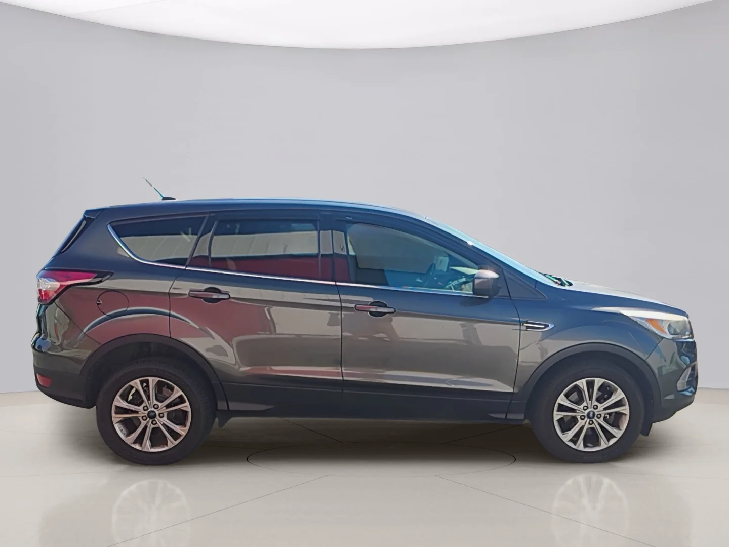 Used 2017 Gray Ford SE 4WD image 6