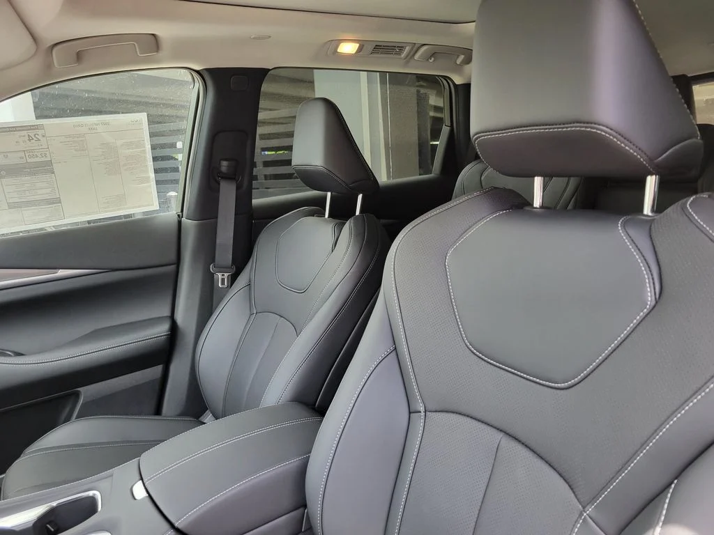New 2027 GRAPHITE SHADOW INFINITI Luxe FWD image 16