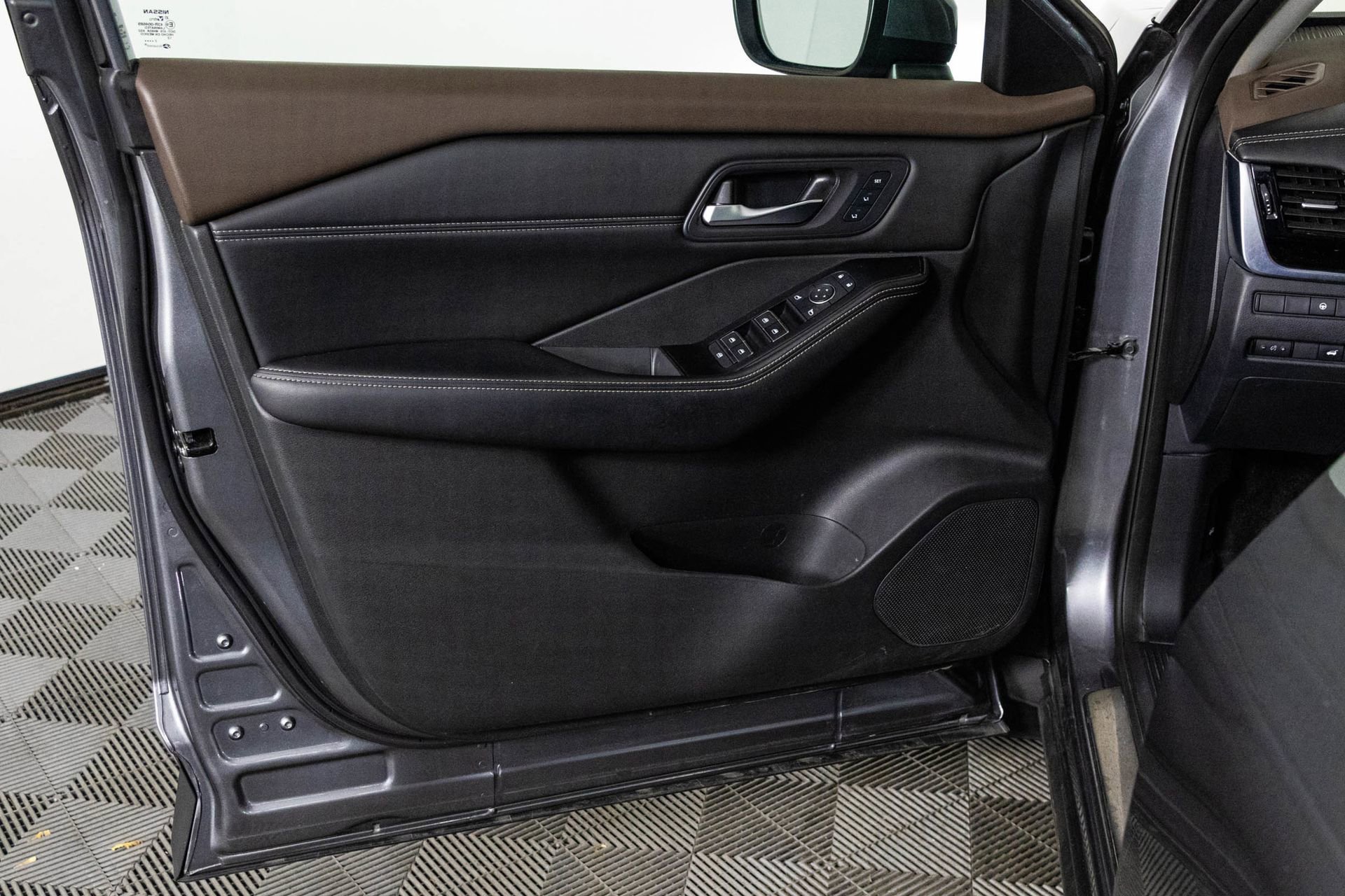 2023 NISSAN ROGUE - Image 34