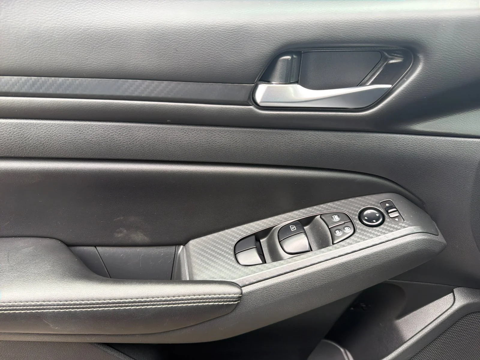 2024 Nissan Altima SV - Photo 10