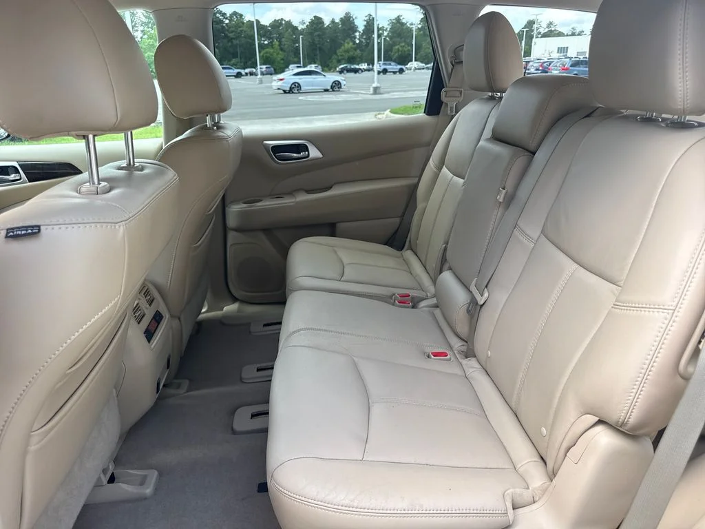 Used 2013 Arctic Blue Nissan SL image 31