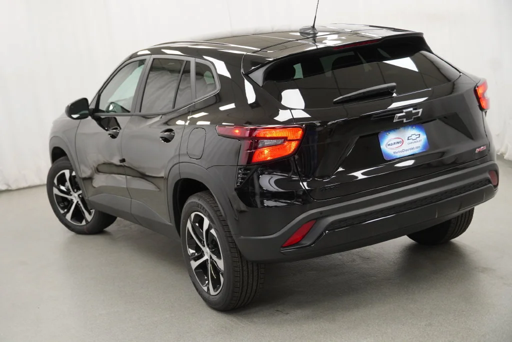 New 2026 Mosaic Black Metallic Chevrolet 1RS image 16