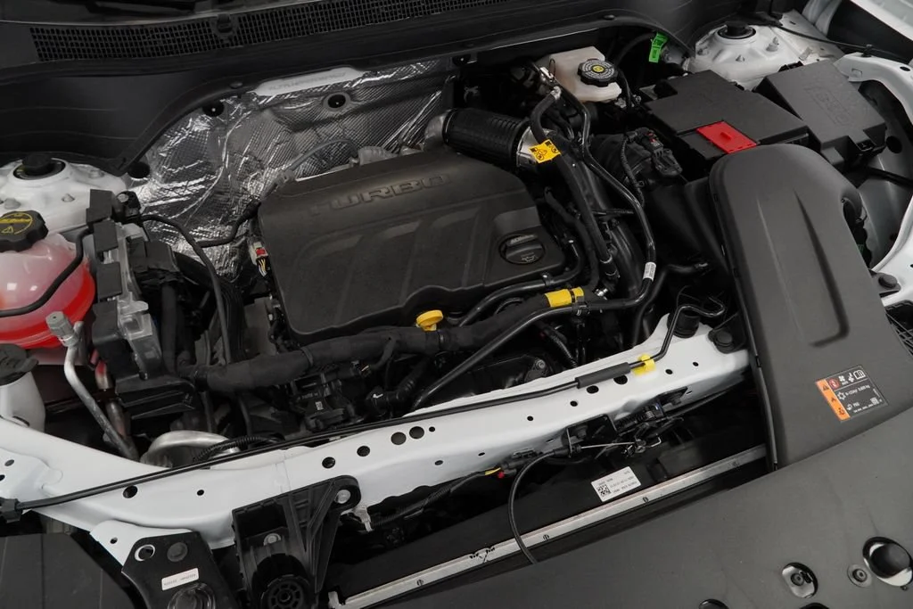 New 2026 Summit White Chevrolet LT image 38