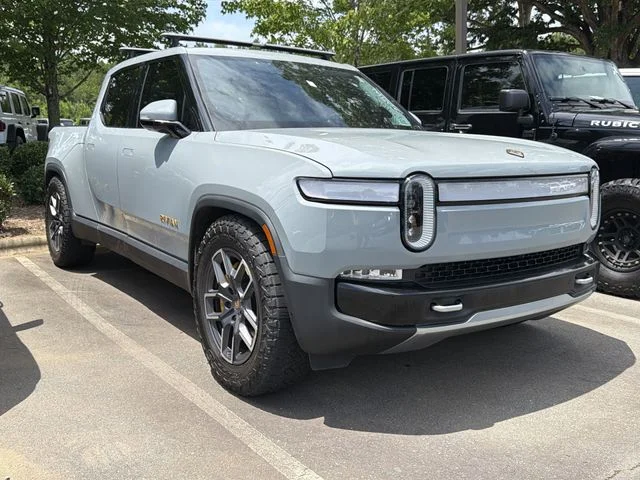 Used 2022  Rivian Adventure image 4