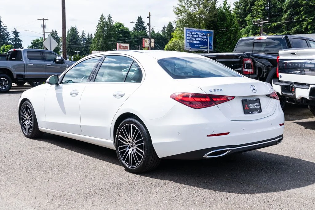 Used 2025  Mercedes-Benz C 300 image 4