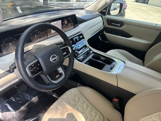 Used 2025 Blue Nissan Platinum image 18