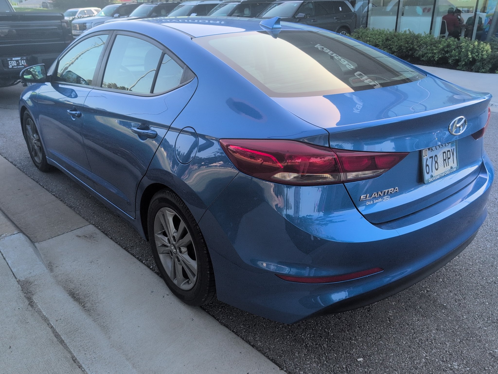 Used 2017 Electric Blue Hyundai SE image 5