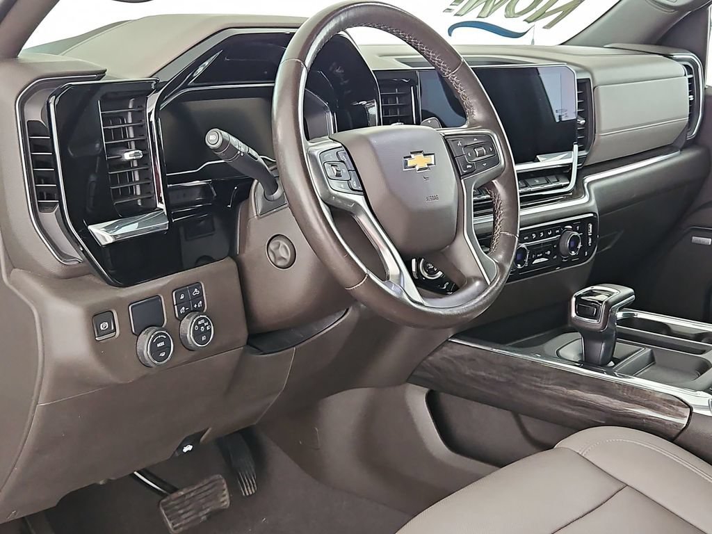 Used 2023 Iridescent Pearl Tricoat Chevrolet LTZ image 16
