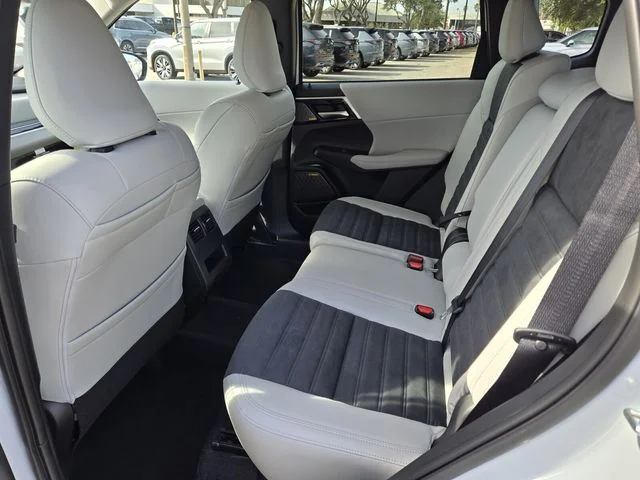 New 2026 White Mitsubishi SE image 6