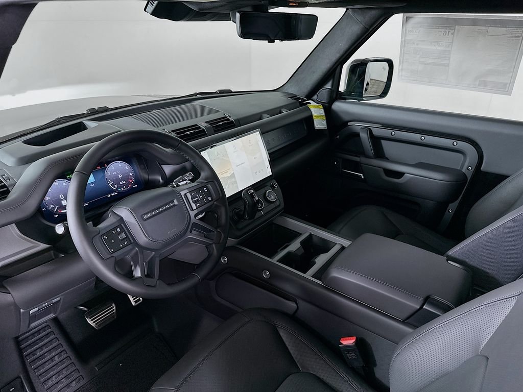 2026 Land Rover Defender V8 - Photo 10