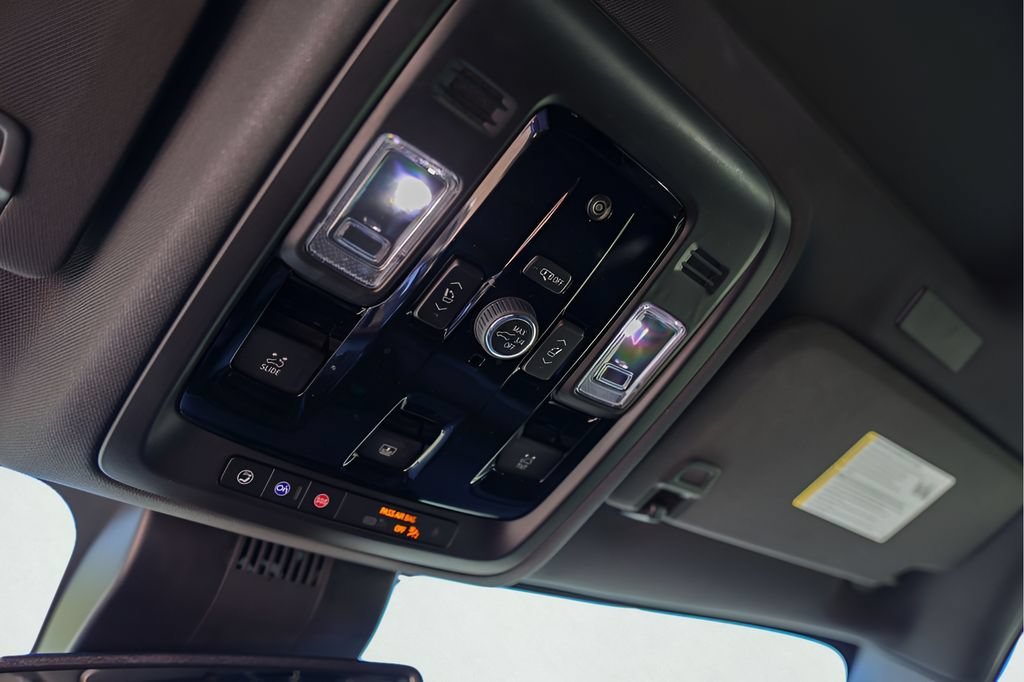 2026 Chevrolet Suburban Z71 - Photo 21