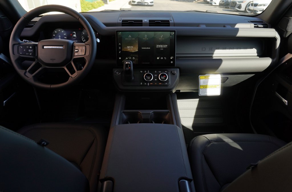 New 2026 Fuji White Land Rover S image 9