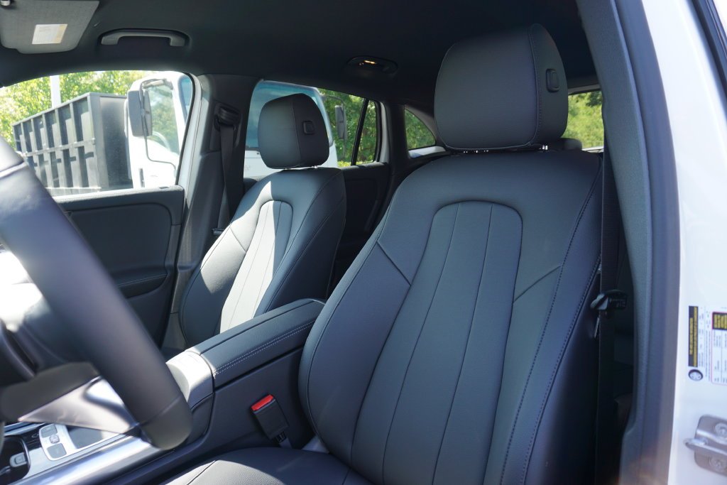 New 2026 Polar White Mercedes-Benz GLA 250 image 13