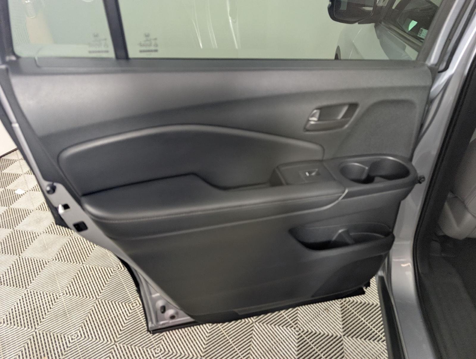 Used 2023 Lunar Silver Metallic Honda EX-L image 33