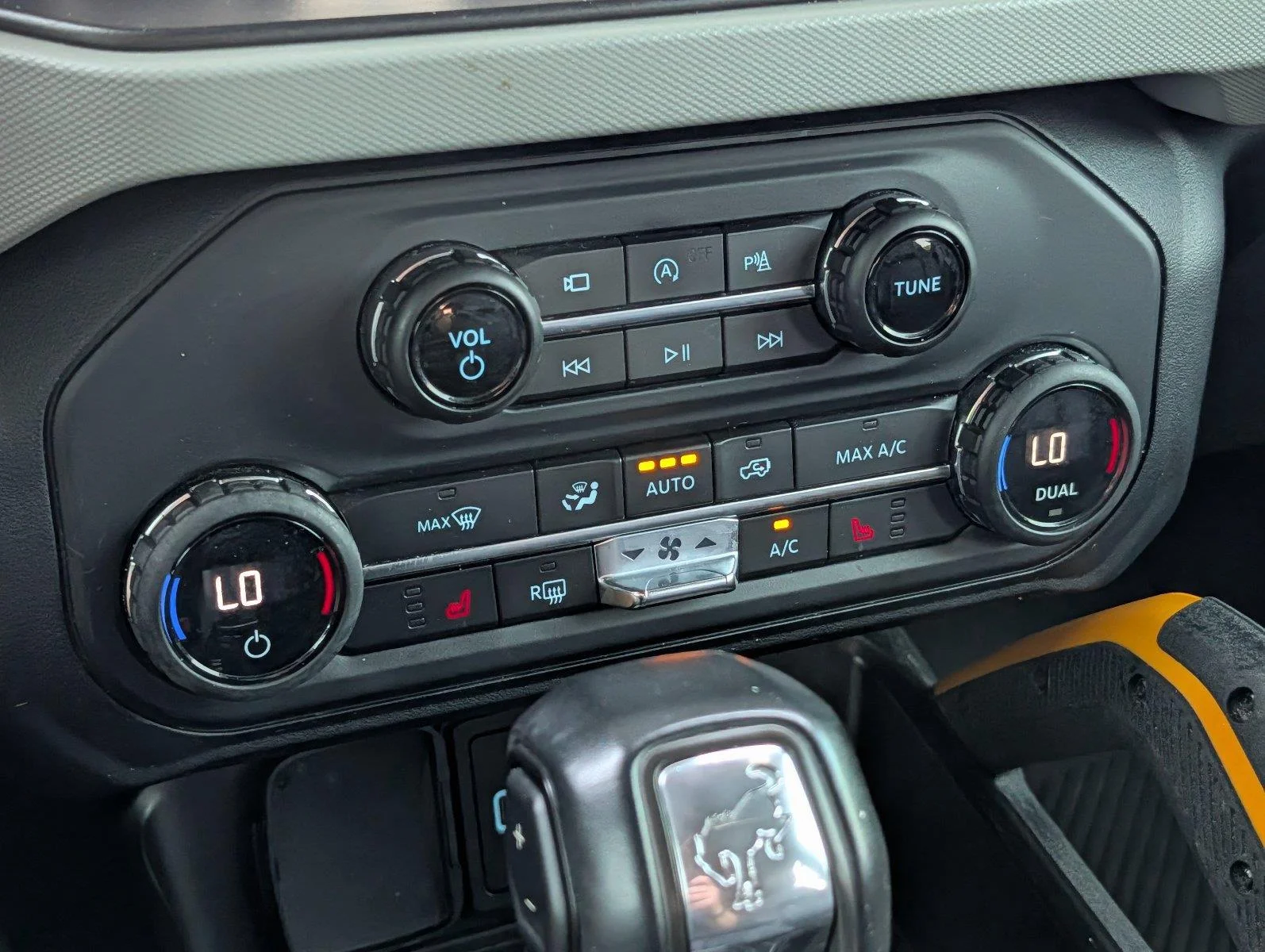 Used 2021 Oxford White Ford Badlands Advanced image 17