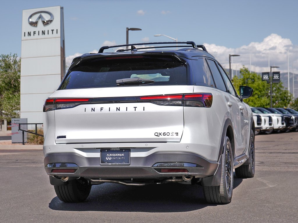 New 2027 2T RAD WHT INFINITI Sport AWD image 11