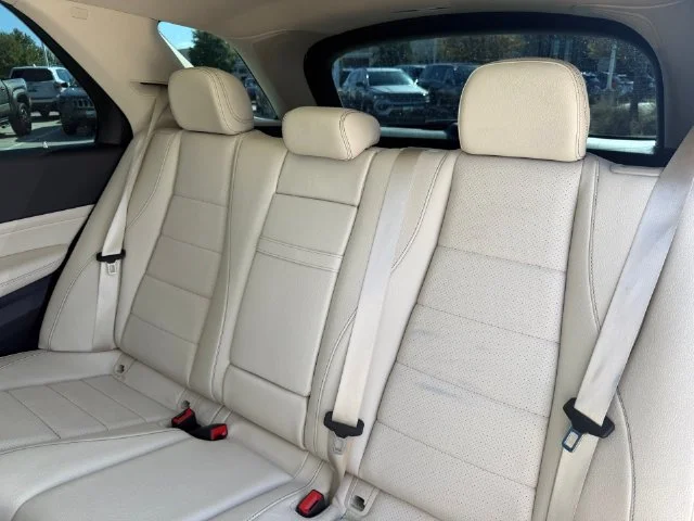 Used 2022 Polar White Mercedes-Benz GLE 350 image 26