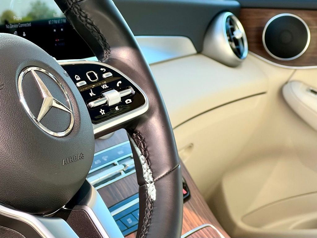 Certified Used 2022  Mercedes-Benz GLC 300 image 36