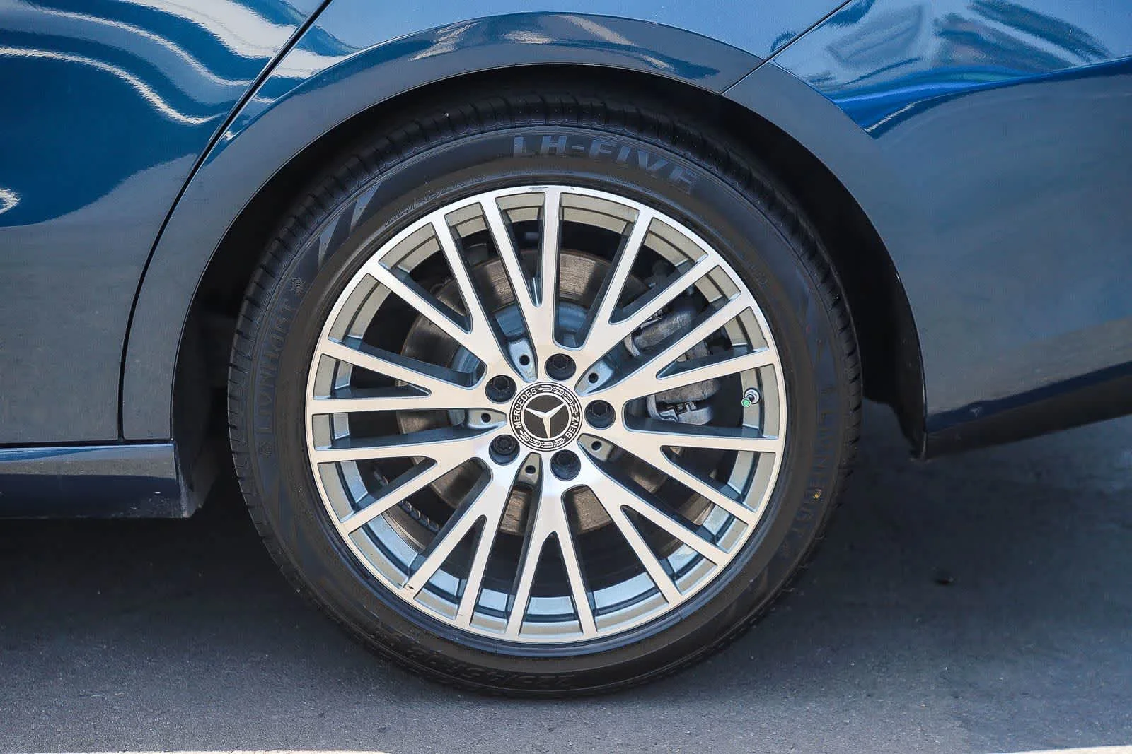 Used 2020 Denim Blue Metallic Mercedes-Benz CLA 250 image 10