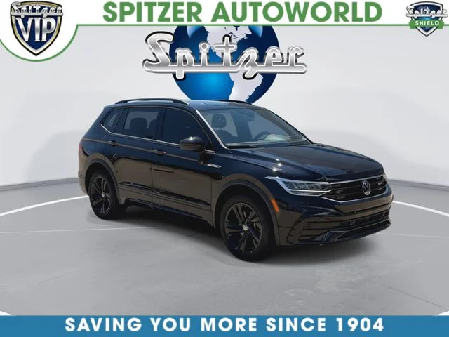 Used 2024 Black Volkswagen 2.0T SE R-Line Black image 3