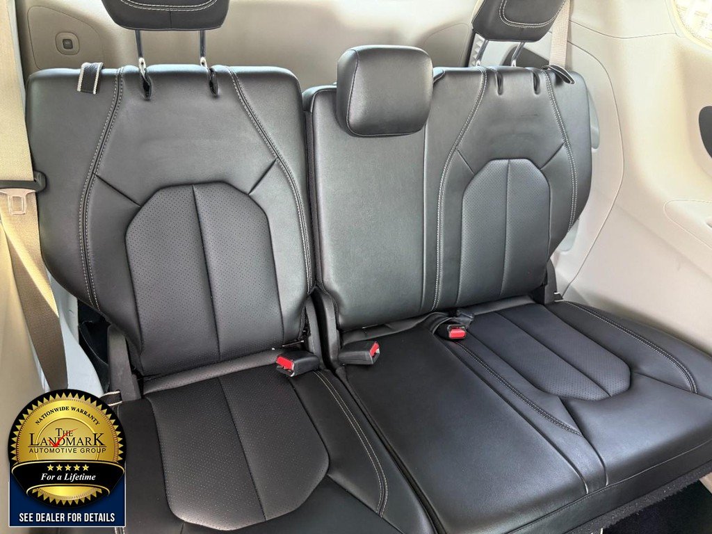 Used 2024 Silver Mist Clearcoat Chrysler Touring L FWD image 17