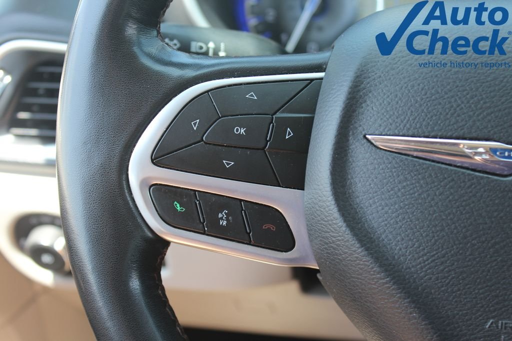 Used 2020 Silver Chrysler Touring L image 19