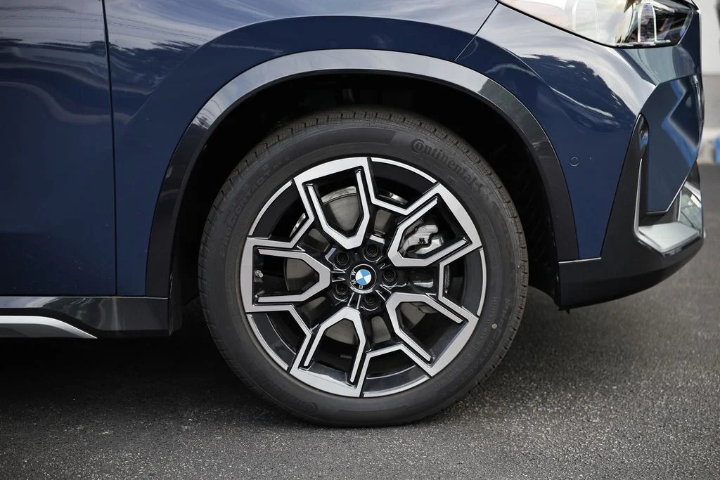 New 2026 Night Dusk Blue Metallic BMW xDrive28i image 5