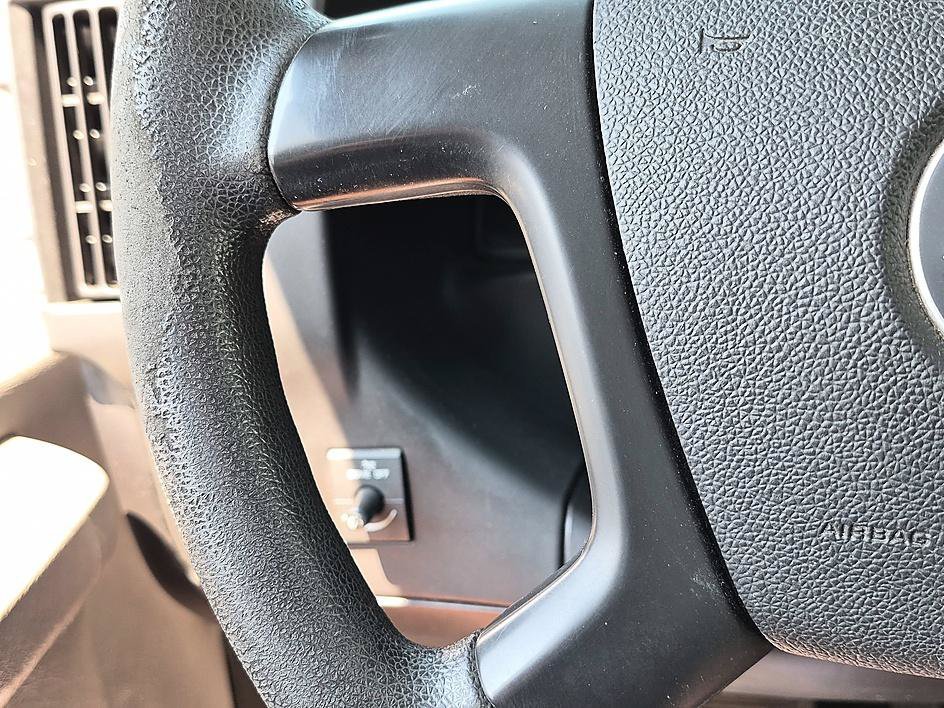 Used 2014 Summit White Chevrolet Work Van image 17