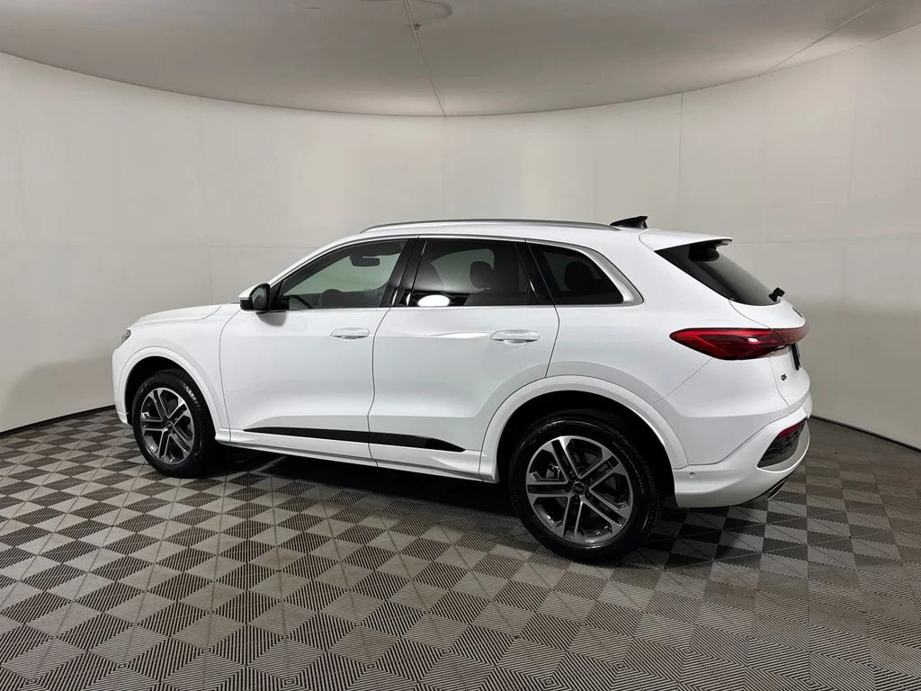 Used 2025 White Audi 2.0T Premium image 11