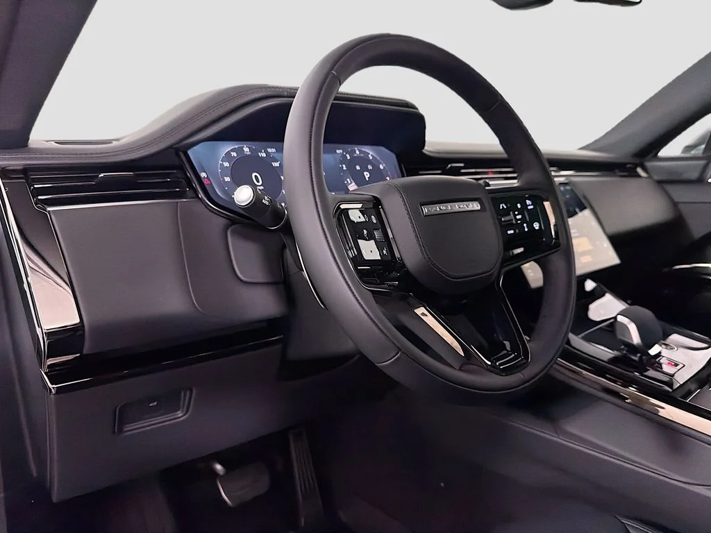 New 2026 Fuji White Land Rover Dynamic SE image 9