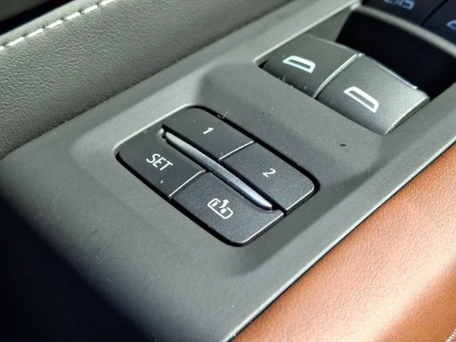 2023 GMC Yukon XL Denali Ultimate - Photo 32