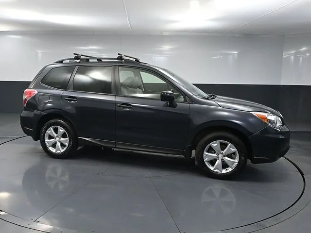Used 2016 Gray Subaru 2.5i Premium image 3