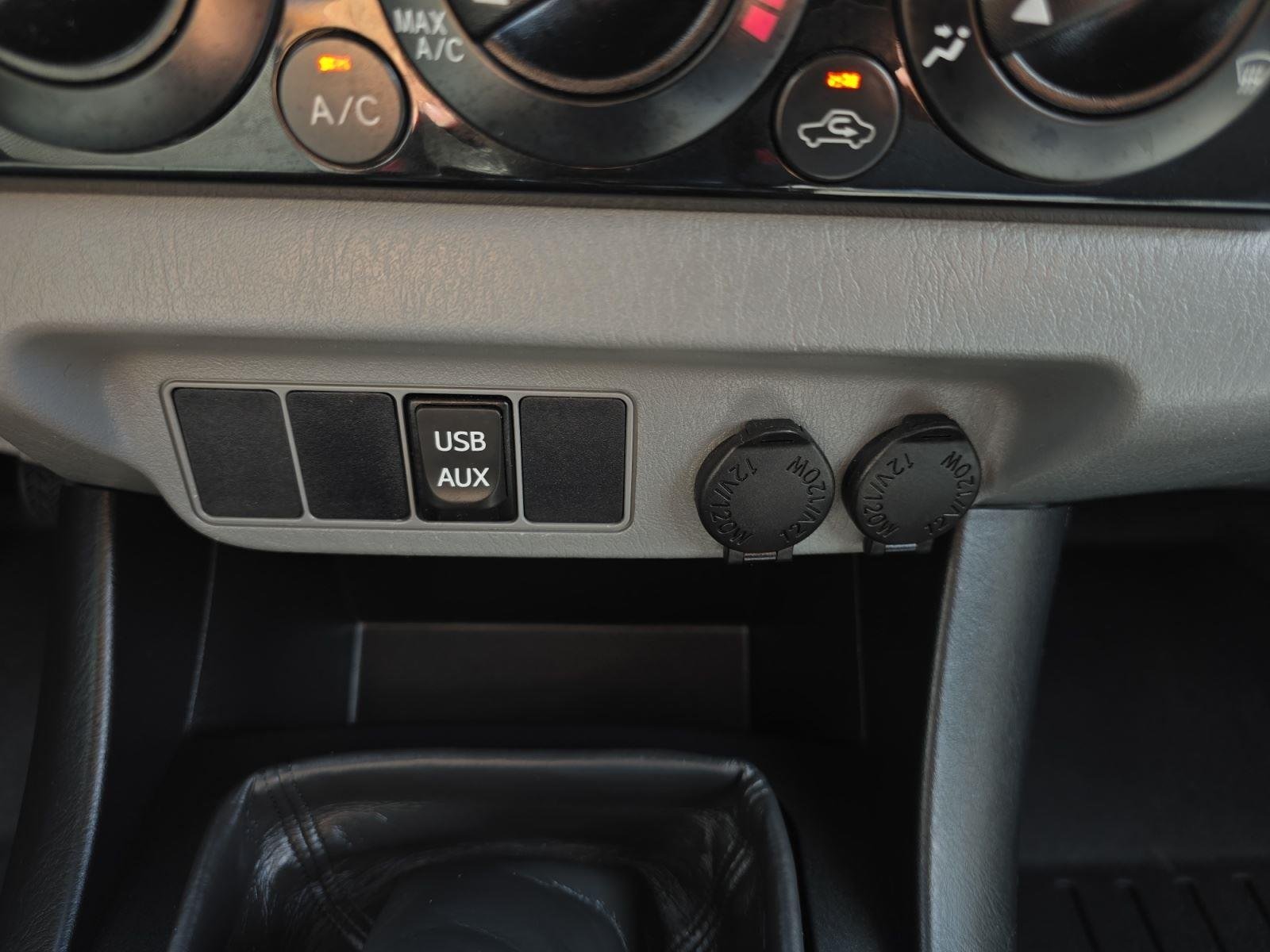 Used 2015 Silver Sky Metallic Toyota BASE image 22