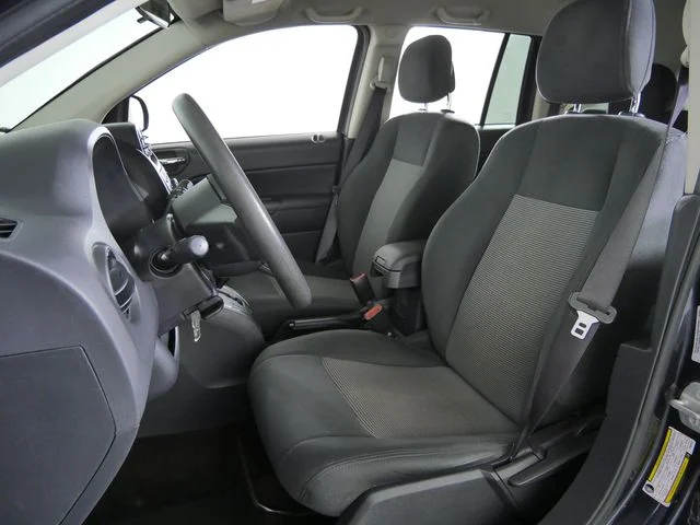 Used 2015 Gray Jeep Altitude image 20