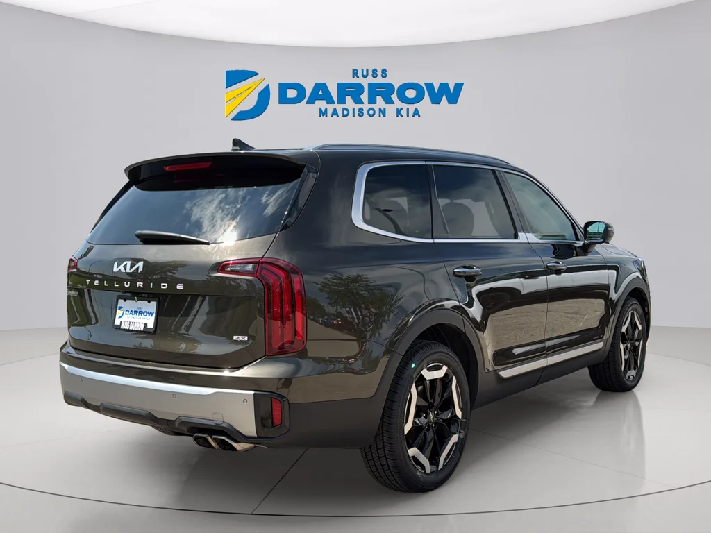 Certified Used 2023 Dark Moss Kia S image 5