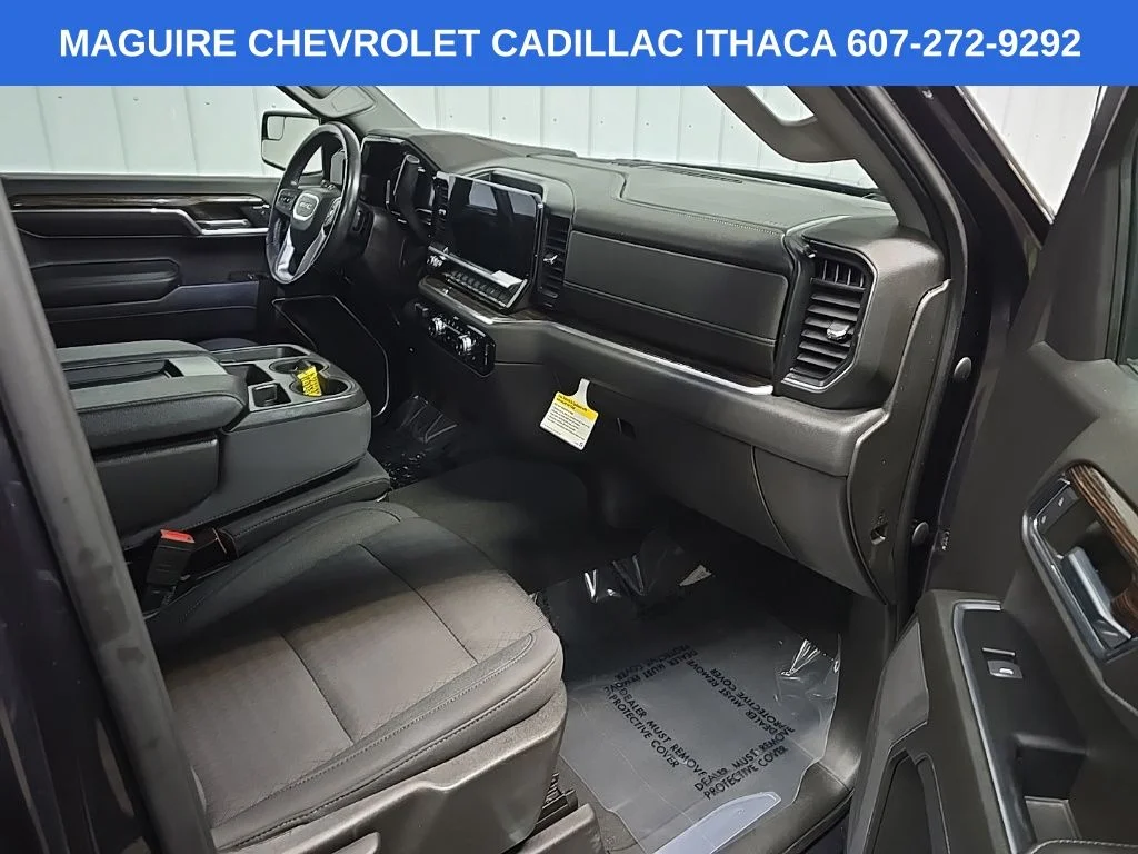 Used 2022 Silver GMC Elevation image 15