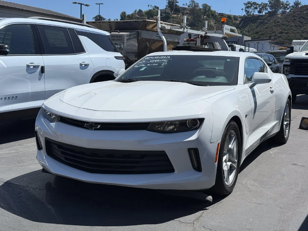 Used 2018 SUMMIT WHITE Chevrolet 1LT image 24