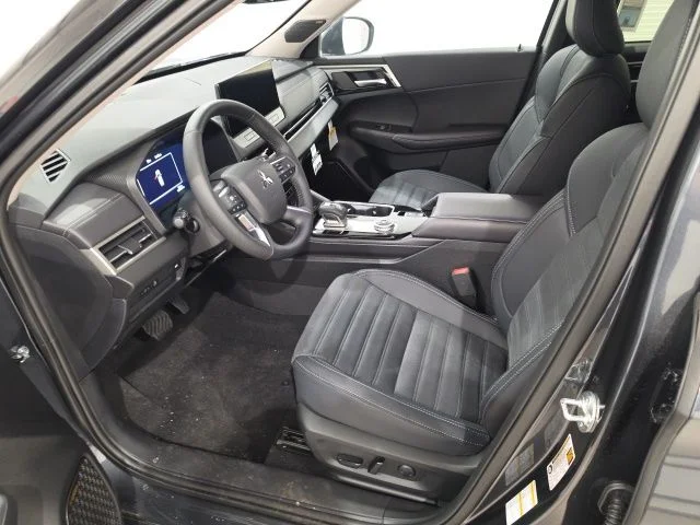 2026 Mitsubishi Outlander SE - Photo 9