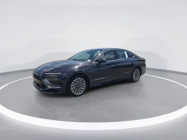 Used 2025 Blue Hyundai SEL image 4