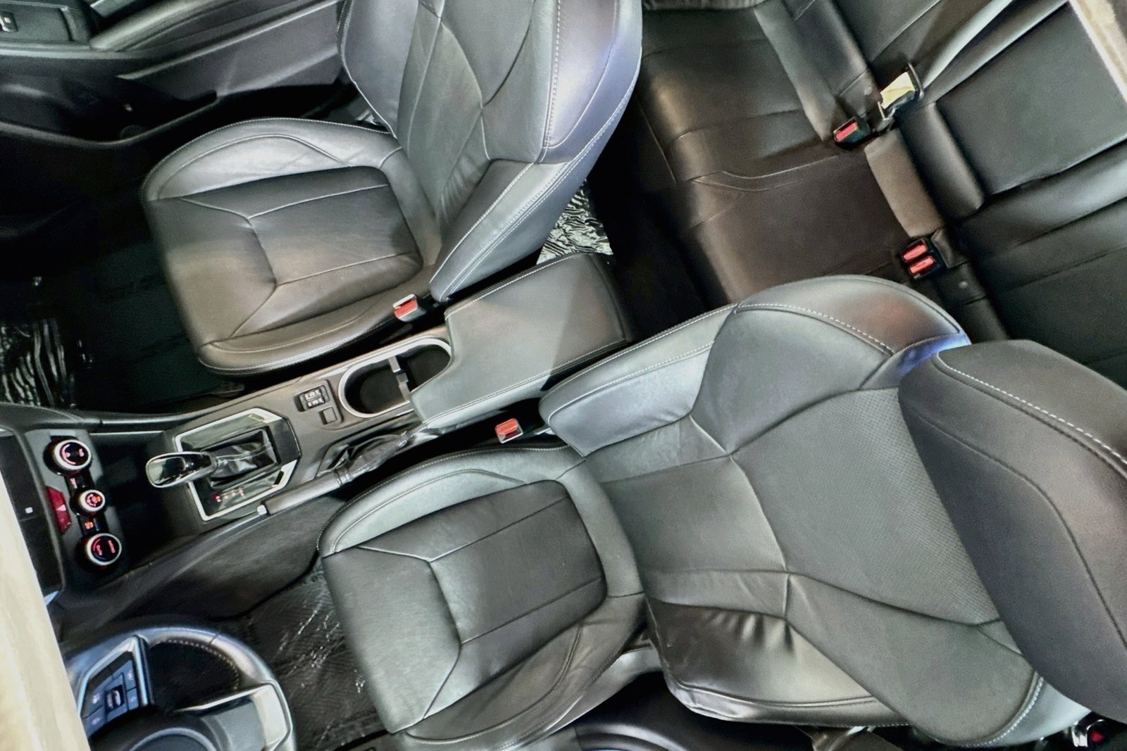 Used 2018 Island Blue Pearl Subaru Limited image 20