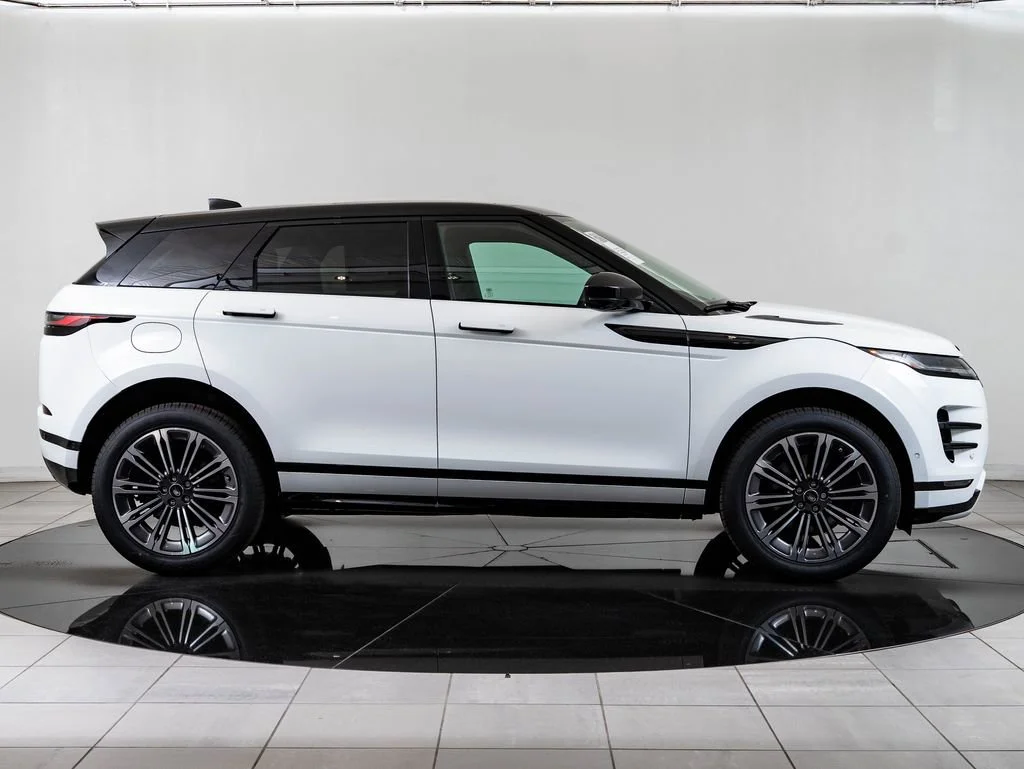 New 2026 Fuji White Land Rover Dynamic image 11