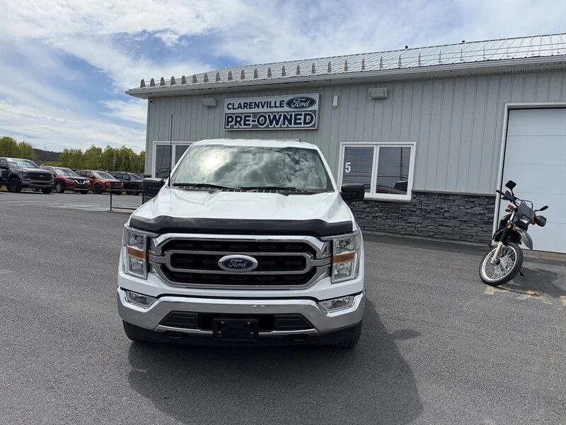 Used 2022 White Ford XLT image 1