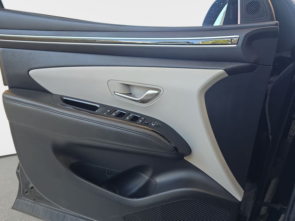 Used 2022 Black Hyundai SEL Convenience image 27