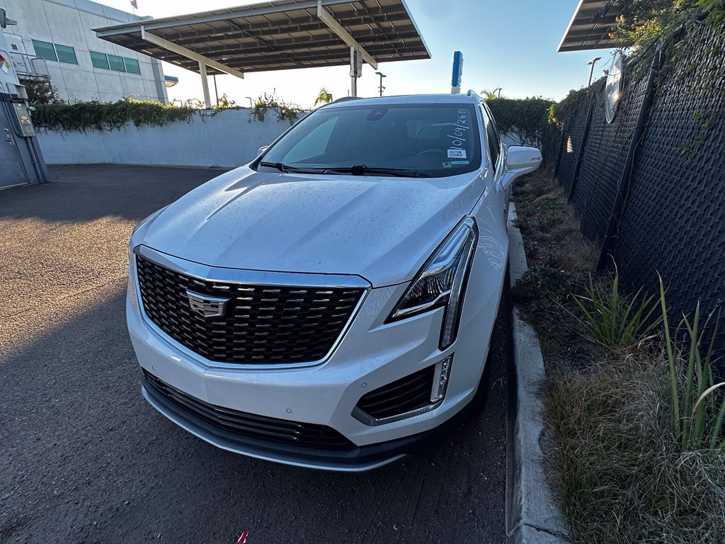 Used 2020 Crystal White Cadillac Premium Luxury image 14