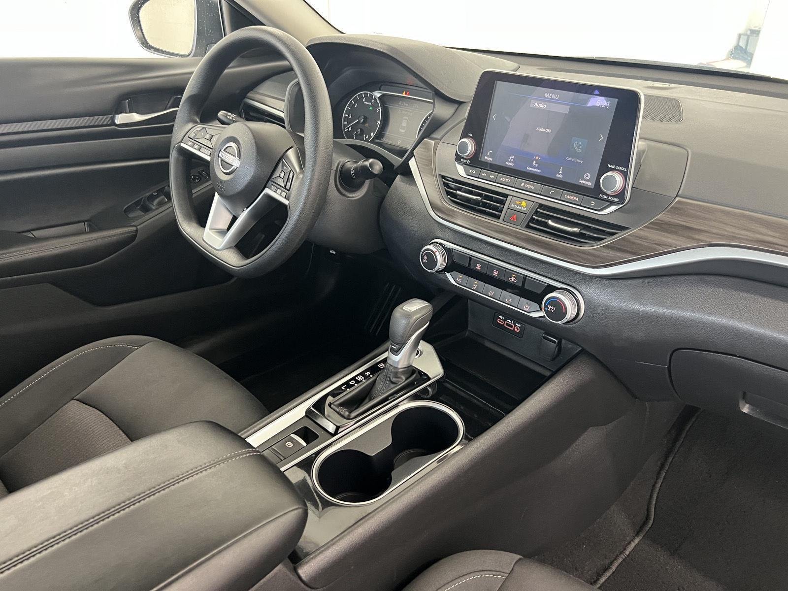 Used 2024 Brilliant Silver Metallic Nissan 2.5 SV image 29