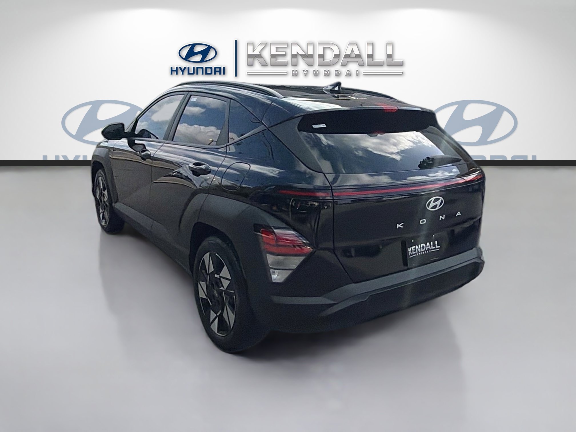 Used 2024 Abyss Black Pearl Hyundai SEL image 4
