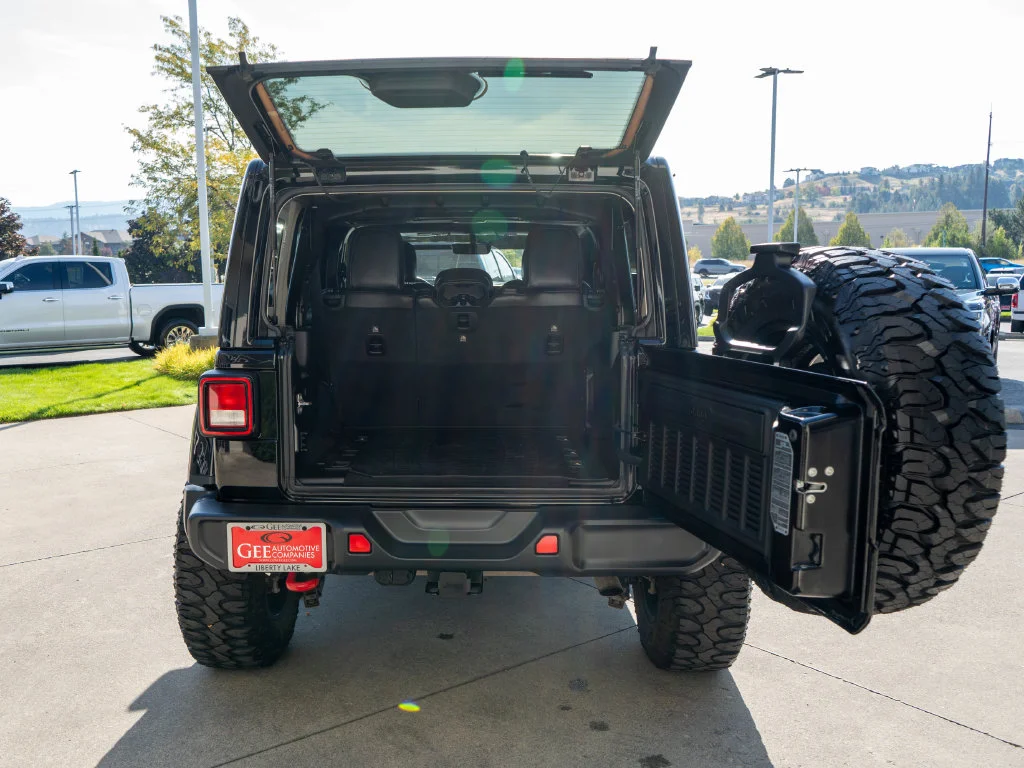 Used 2021 Black Jeep Unlimited Rubicon image 32